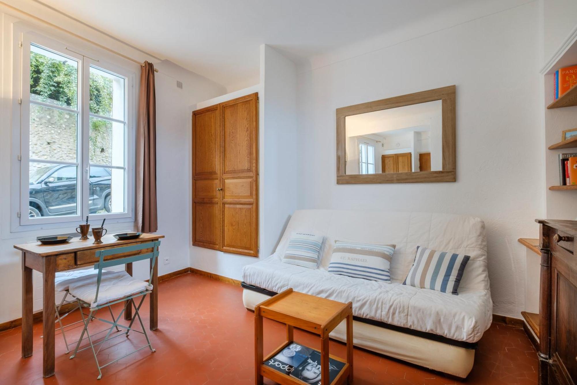 Le Renoir Apartment *